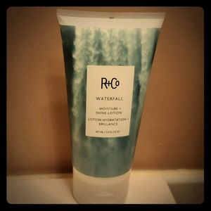 R+Co Moisture Shine Lotion